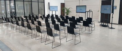 Schaap Geluidstechniek: Mijn bedrijf voorzien van audiovisuele apparatuur? Absoluut! We helpen je graag met het samenstellen van jouw eigen apparatuur!